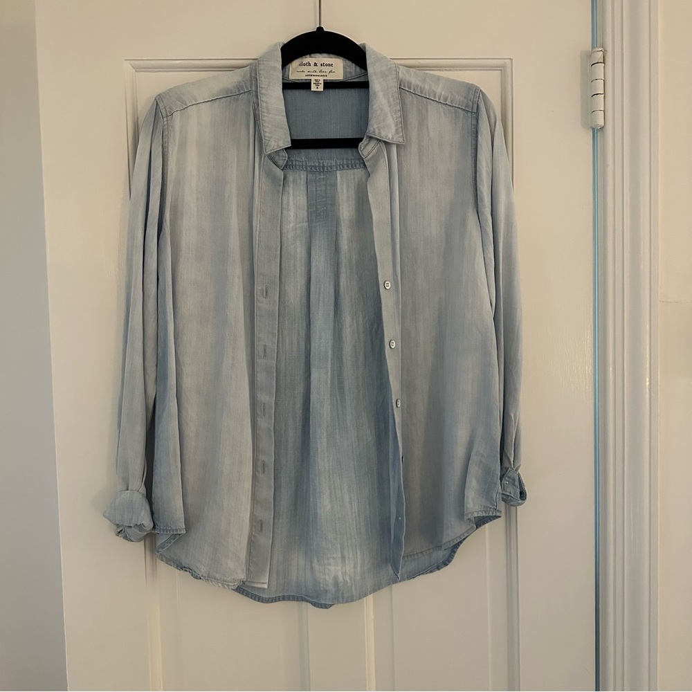 Cloth and Stone Anthropologie Chambray Button Down
